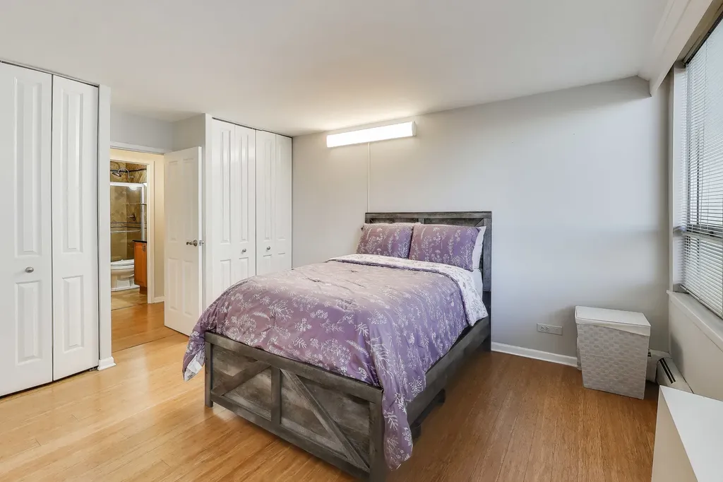 6171 North Sheridan Road Chicago IL 60660