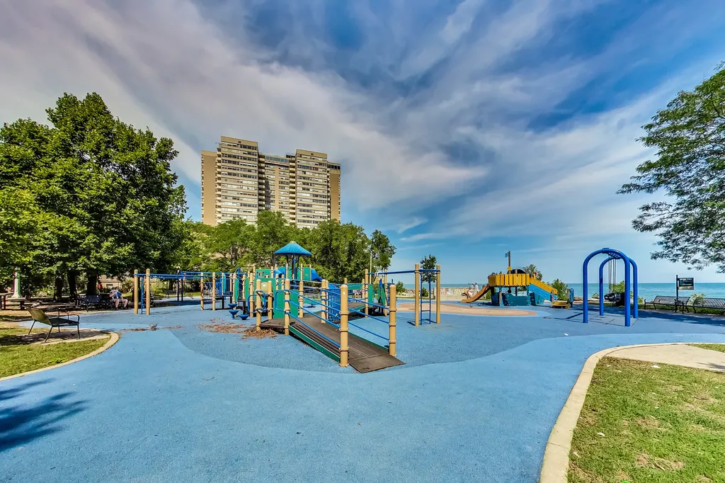 6171 North Sheridan Road Chicago IL 60660