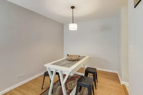 6171 North Sheridan Road Chicago IL 60660