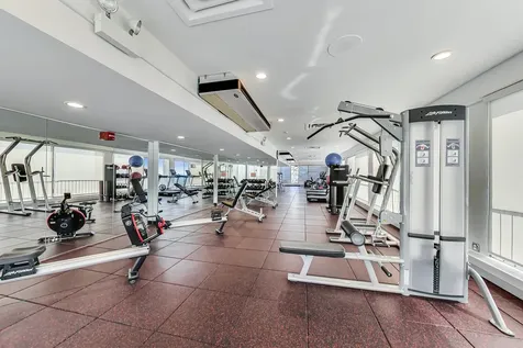 6171 North Sheridan Road Chicago IL 60660