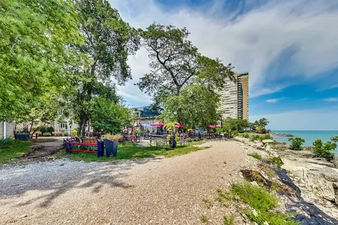 6171 North Sheridan Road Chicago IL 60660