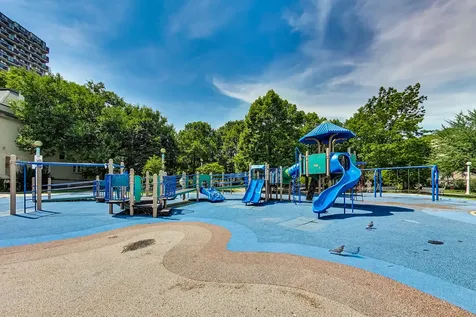 6171 North Sheridan Road Chicago IL 60660
