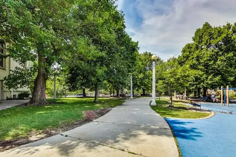 6171 North Sheridan Road Chicago IL 60660