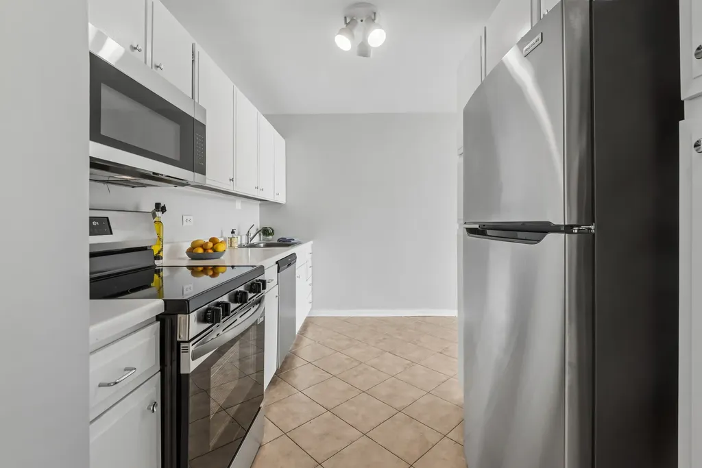 5455 North Sheridan Road Chicago IL 60640