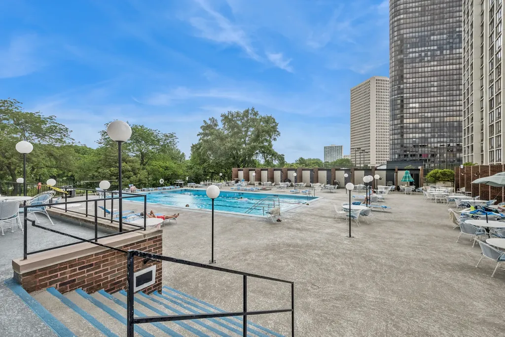 5455 North Sheridan Road Chicago IL 60640