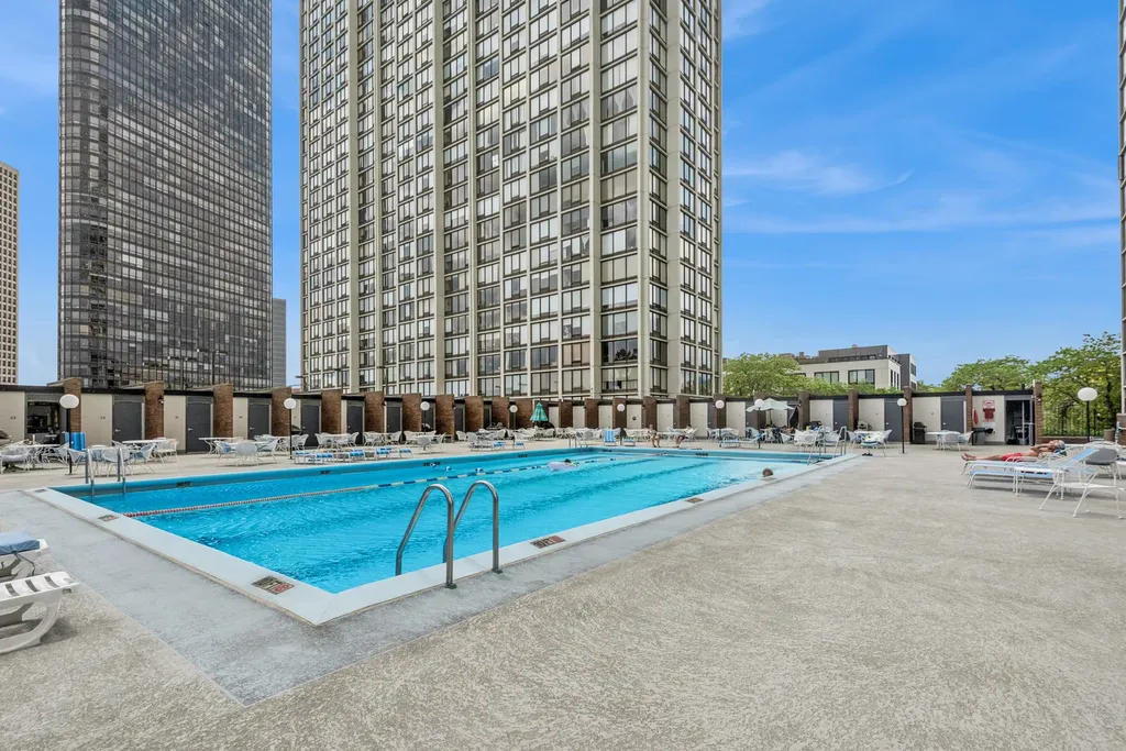 5455 North Sheridan Road Chicago IL 60640