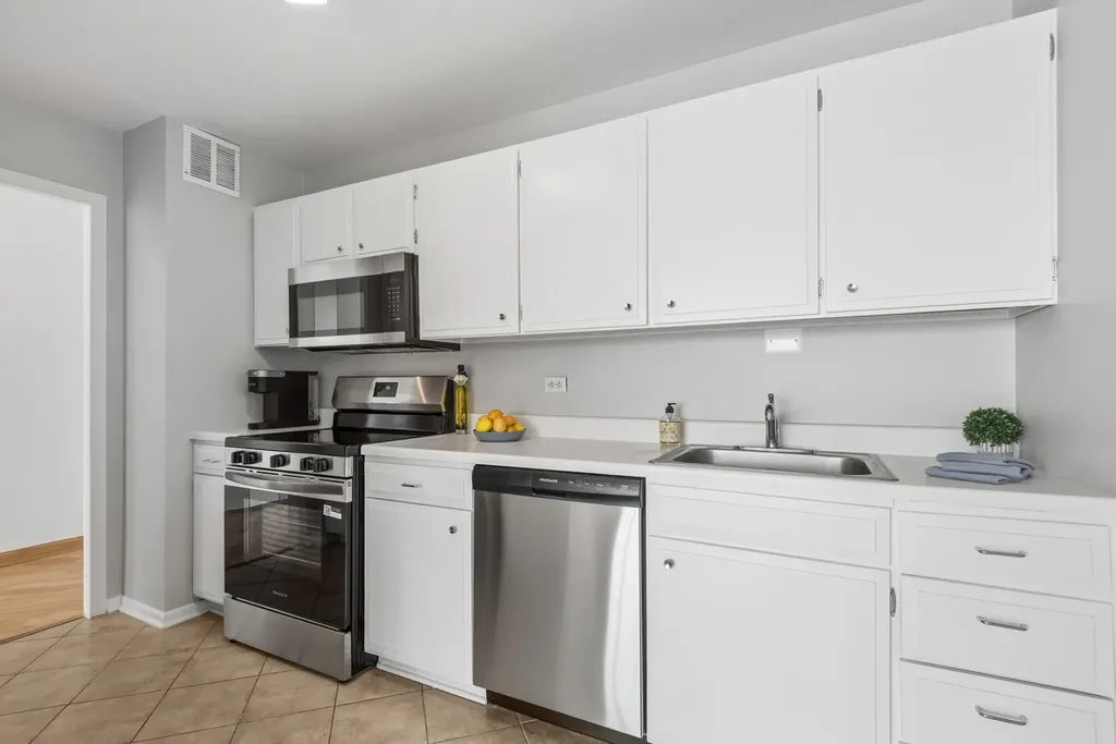5455 North Sheridan Road Chicago IL 60640