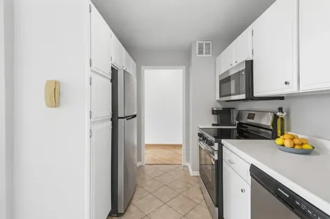 5455 North Sheridan Road Chicago IL 60640