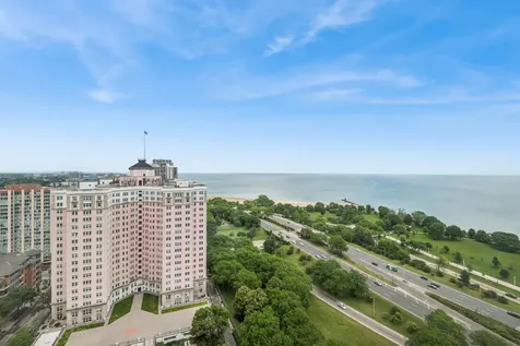 5455 North Sheridan Road Chicago IL 60640