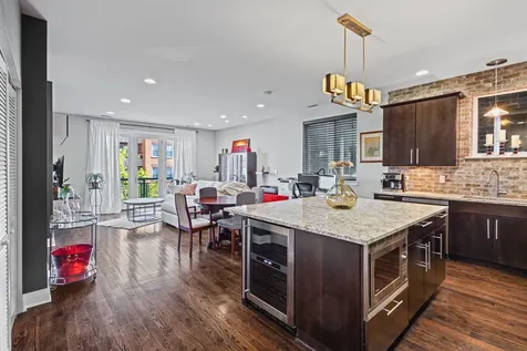 3559 West Montrose Avenue Chicago IL 60618