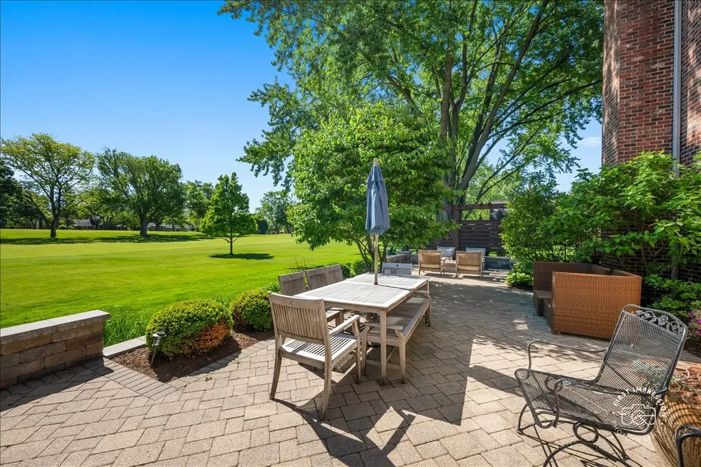 1116 Heatherton Drive Naperville IL 60563