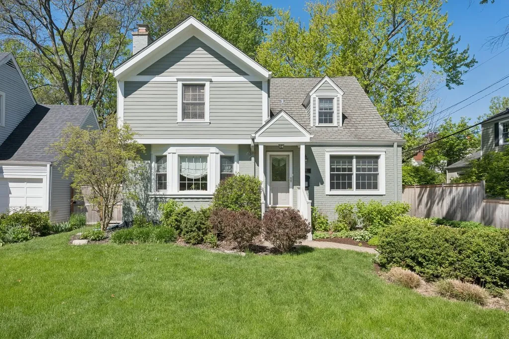 346 Lagoon Drive Northfield IL 60093