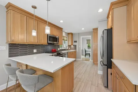 346 Lagoon Drive Northfield IL 60093