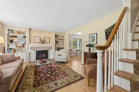 346 Lagoon Drive Northfield IL 60093