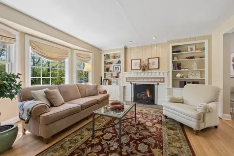346 Lagoon Drive Northfield IL 60093
