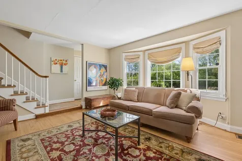 346 Lagoon Drive Northfield IL 60093