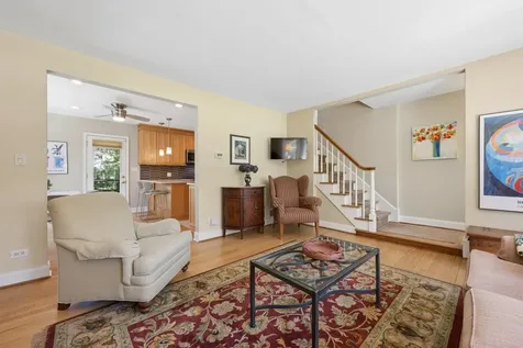 346 Lagoon Drive Northfield IL 60093