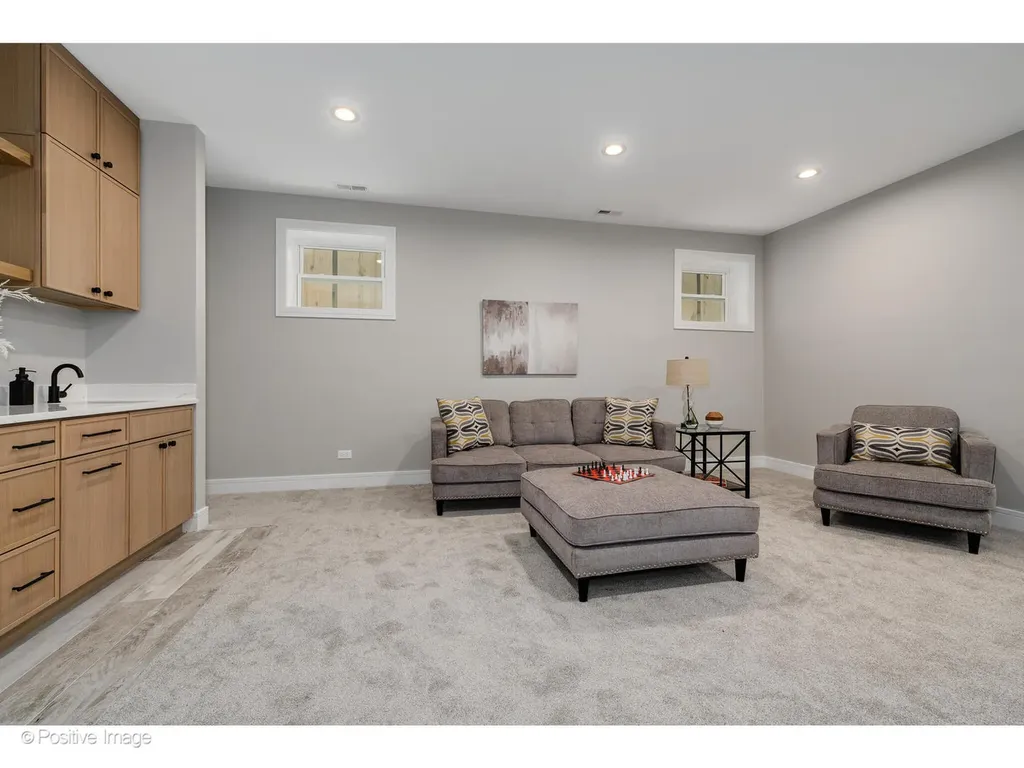 3107 North Oakley Avenue Chicago IL 60618
