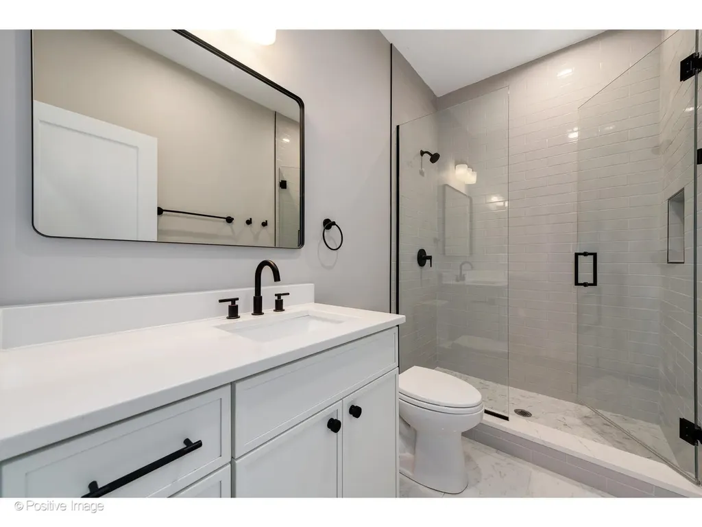 3107 North Oakley Avenue Chicago IL 60618