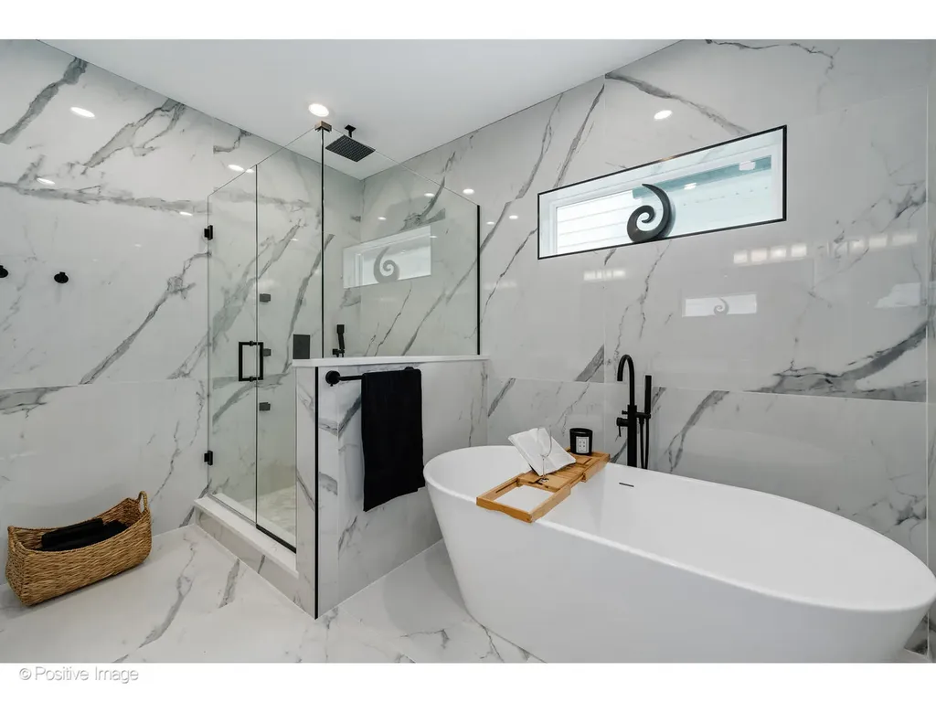 3107 North Oakley Avenue Chicago IL 60618