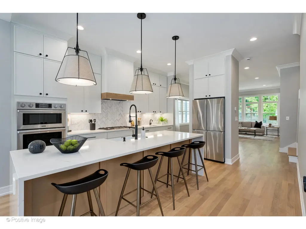 3107 North Oakley Avenue Chicago IL 60618