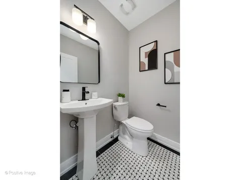 3107 North Oakley Avenue Chicago IL 60618