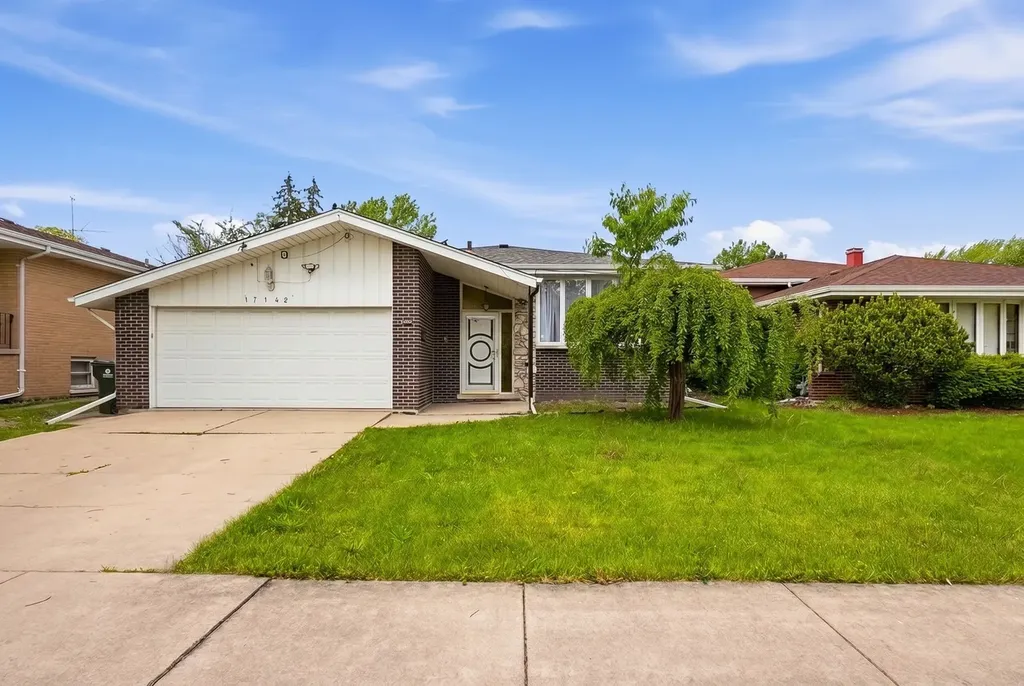 17142 Bernadine Street Lansing IL 60438