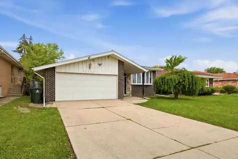 17142 Bernadine Street Lansing IL 60438