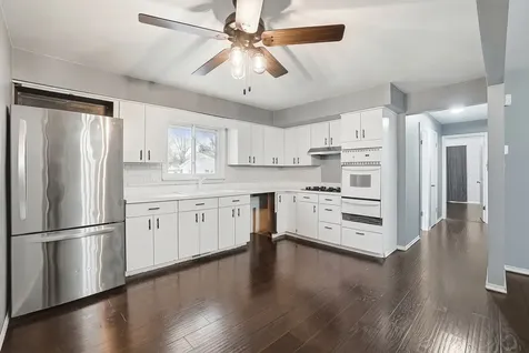 17142 Bernadine Street Lansing IL 60438