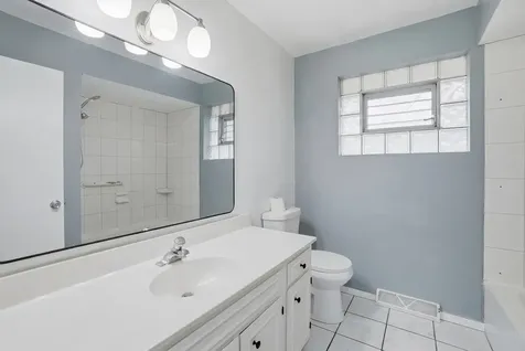 17142 Bernadine Street Lansing IL 60438