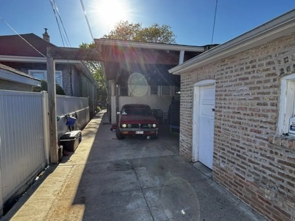 5809 South Spaulding Avenue Chicago IL 60629