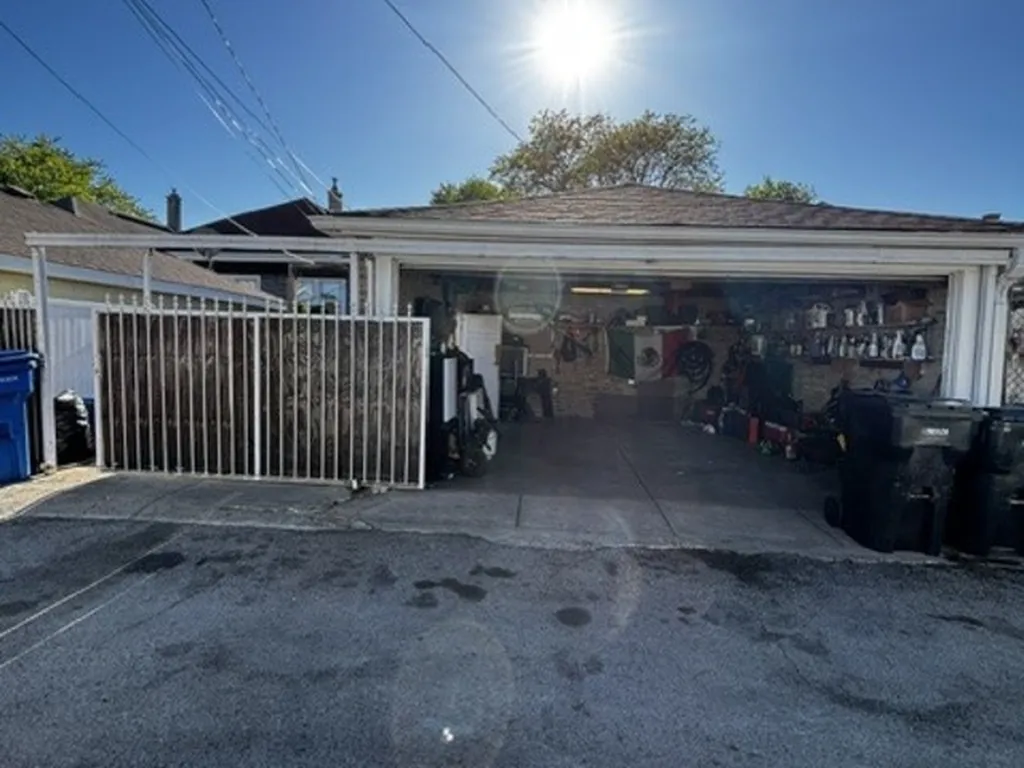 5809 South Spaulding Avenue Chicago IL 60629