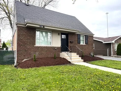 17524 Walter Street Lansing IL 60438