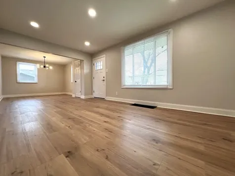 17524 Walter Street Lansing IL 60438