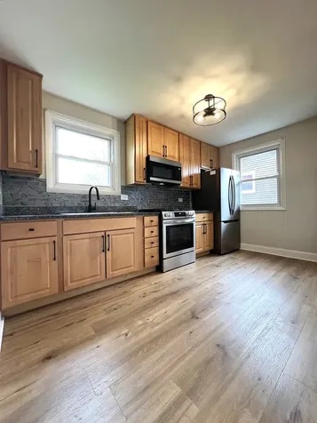 17524 Walter Street Lansing IL 60438