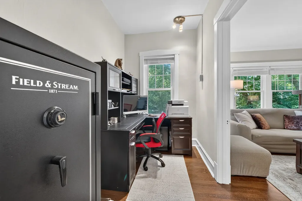 5515 North Winthrop Avenue Chicago IL 60640