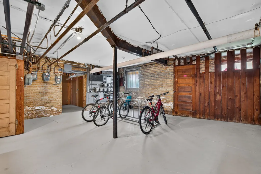5515 North Winthrop Avenue Chicago IL 60640