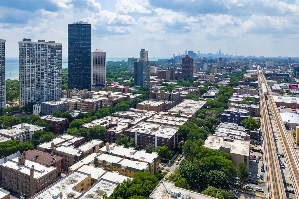 5515 North Winthrop Avenue Chicago IL 60640