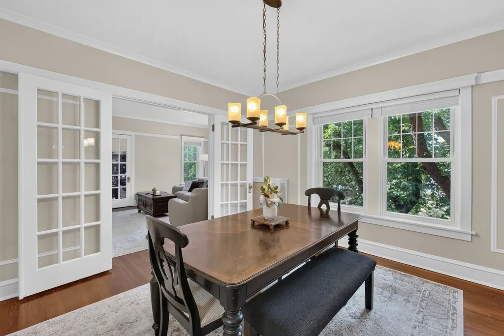 5515 North Winthrop Avenue Chicago IL 60640