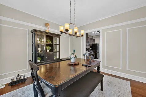 5515 North Winthrop Avenue Chicago IL 60640