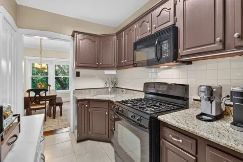 5515 North Winthrop Avenue Chicago IL 60640