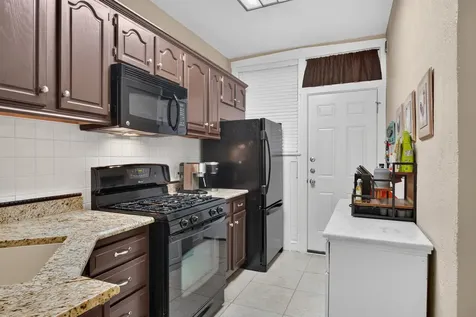 5515 North Winthrop Avenue Chicago IL 60640