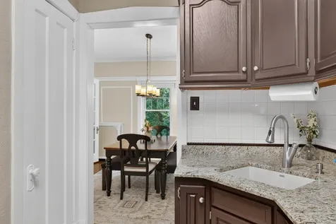 5515 North Winthrop Avenue Chicago IL 60640