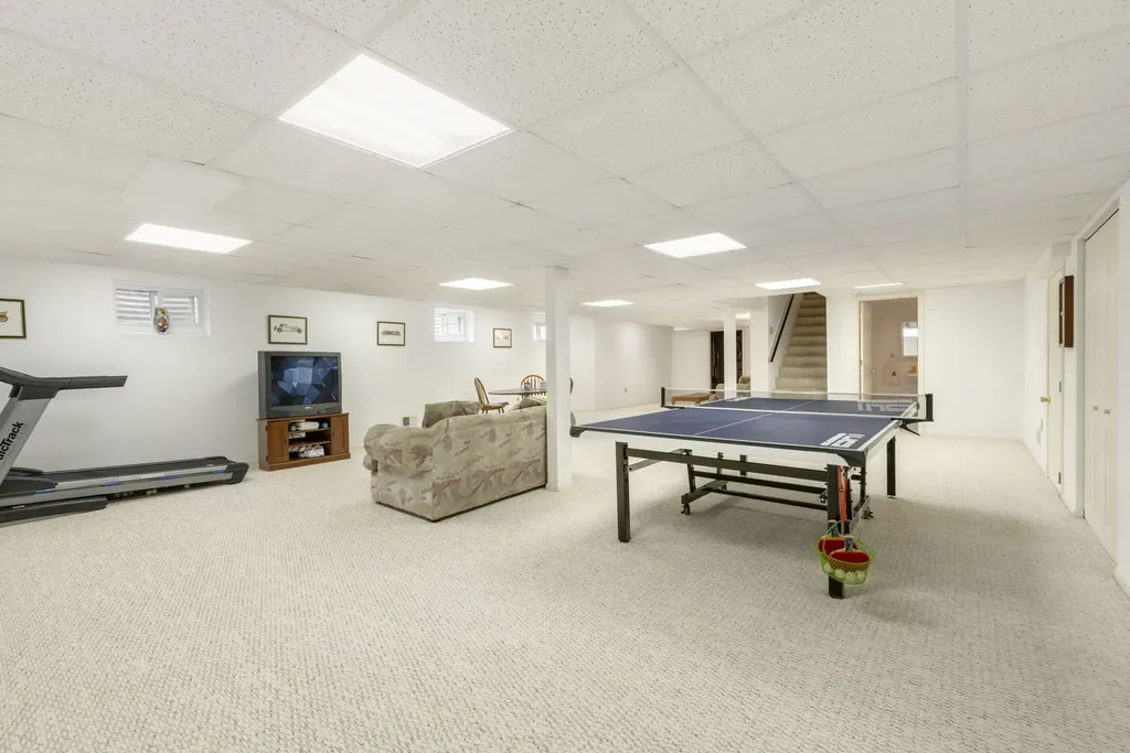 65 Regent Drive Oak Brook IL 60523