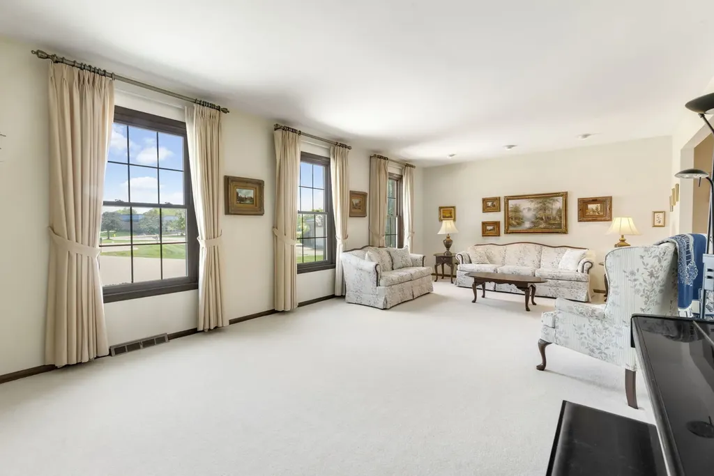 65 Regent Drive Oak Brook IL 60523