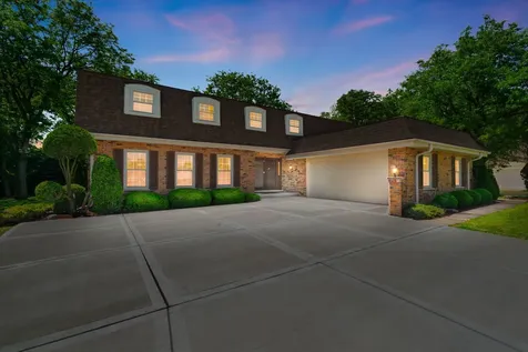 65 Regent Drive Oak Brook IL 60523