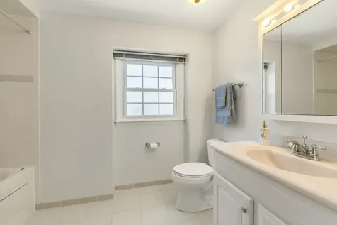 65 Regent Drive Oak Brook IL 60523