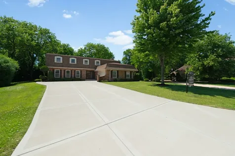 65 Regent Drive Oak Brook IL 60523