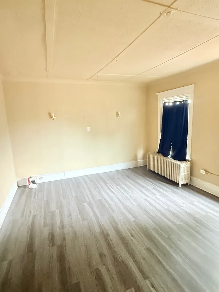 7047 South Eberhart Avenue Chicago IL 60637