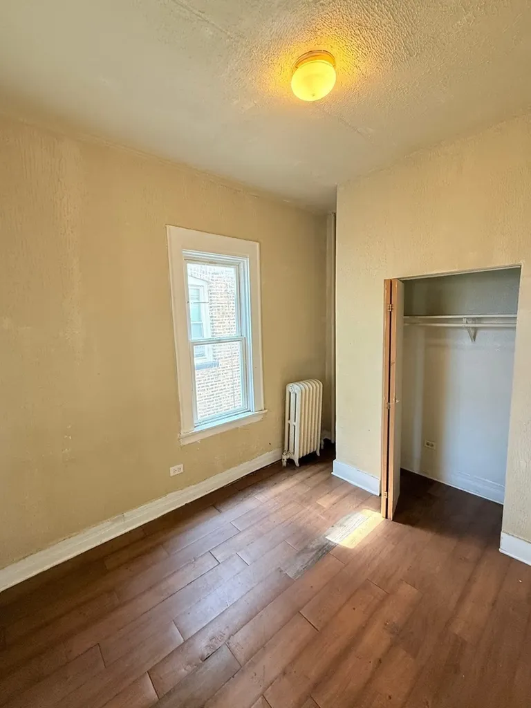 7047 South Eberhart Avenue Chicago IL 60637